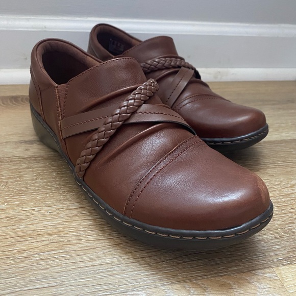 Clarks Cora Shoes - Picture 1 of 10